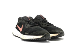 Nike Revolution 5