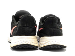 Nike Revolution 5