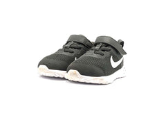 Nike Revolution 6