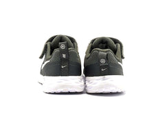 Nike Revolution 6