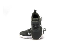 Nike Revolution 6