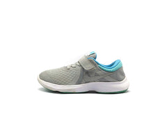 Nike Revolution 4