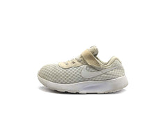 Nike Tanjun