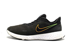 Nike Revolution 5