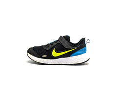 Nike Revolution 5