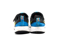 Nike Revolution 5