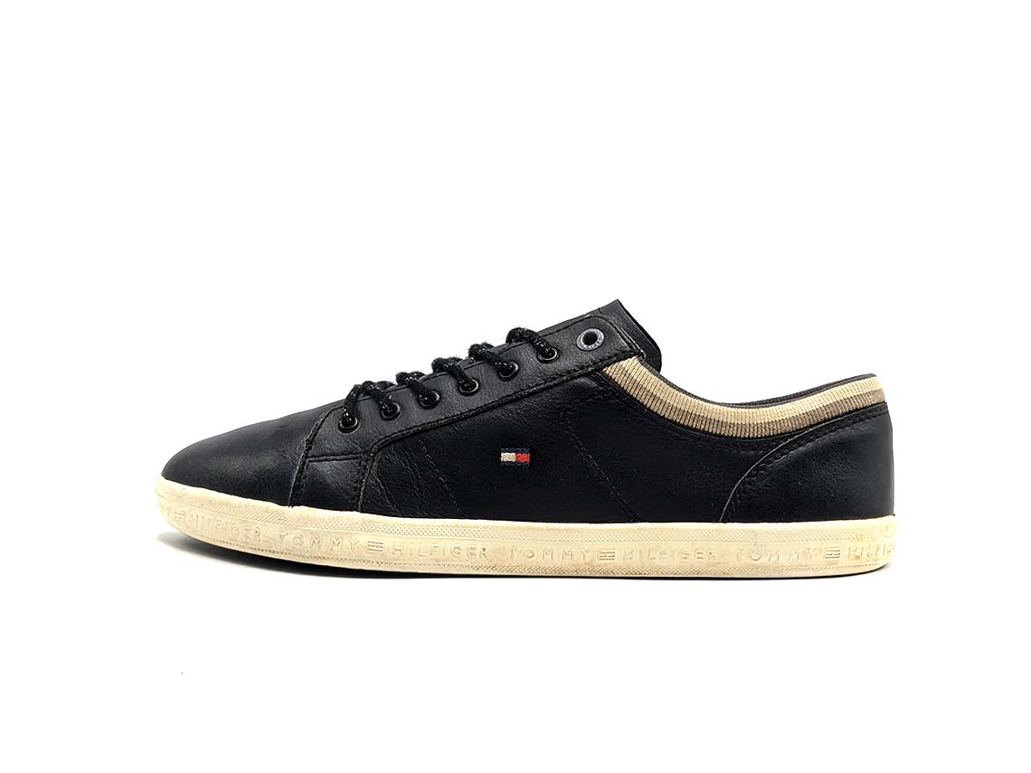 Tommy Hilfiger Leather