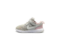 Nike Revolution 5