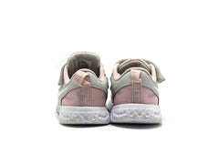 Nike Revolution 5