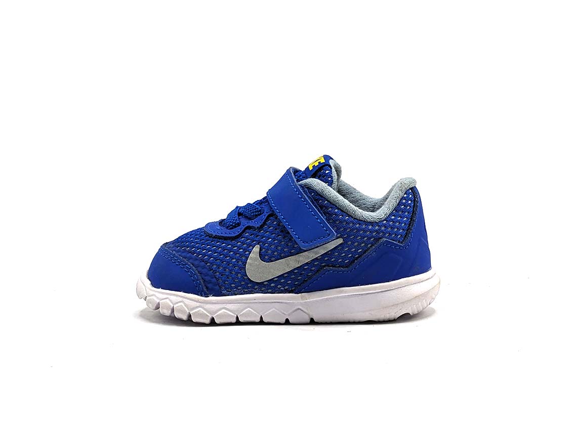 Nike Revolution 5