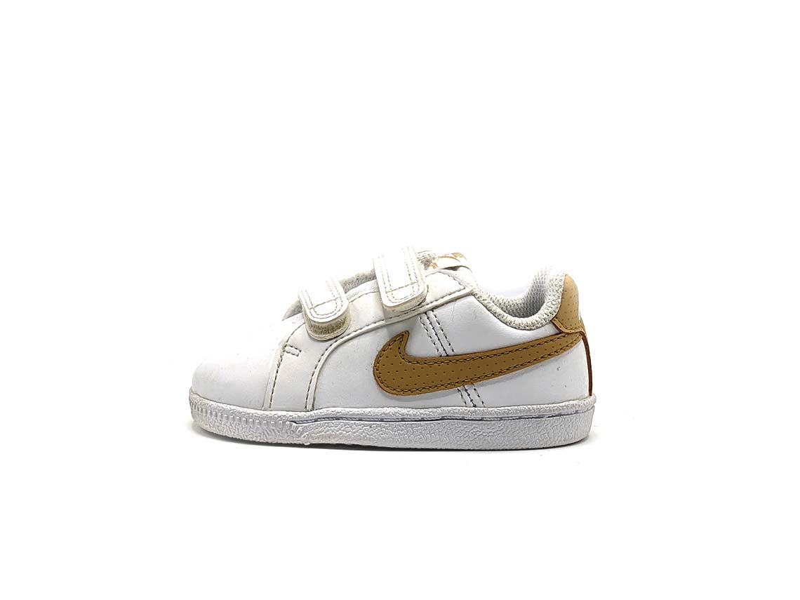 Nike Court Royale