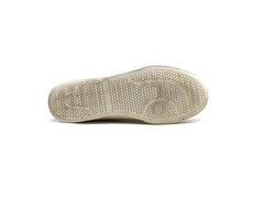 Reserved Sneaker