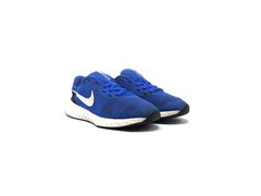 Nike Revolution 5