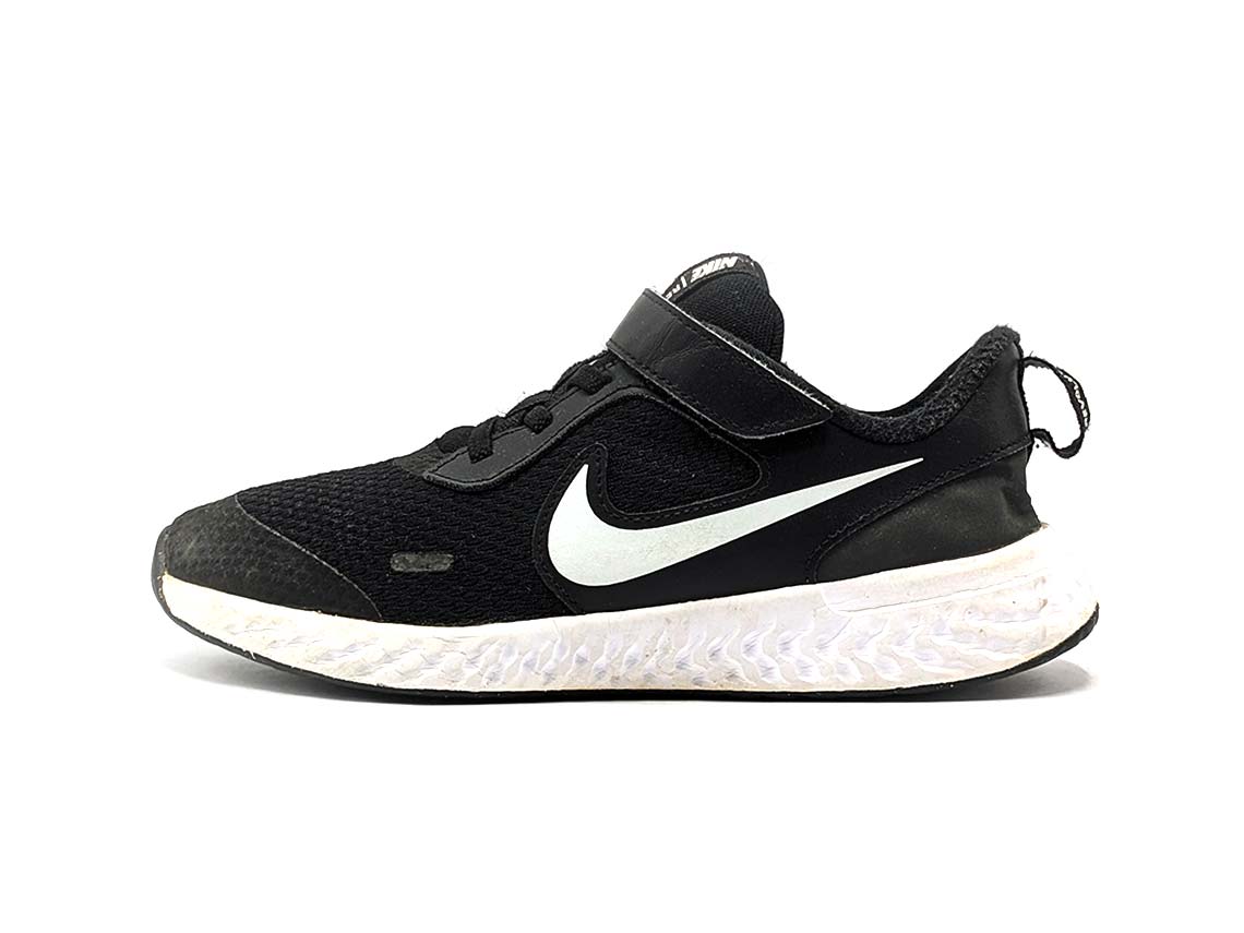 Nike Revolution 5