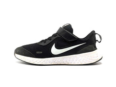 Nike Revolution 5