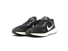 Nike Revolution 5