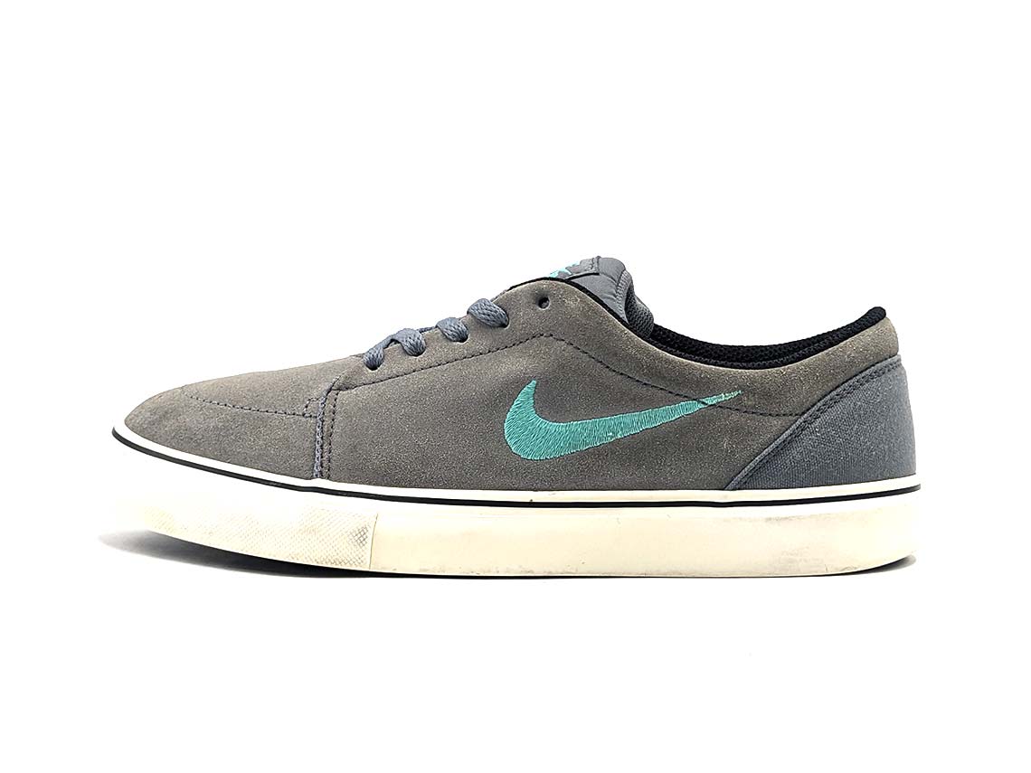 NIKE Satire Suede Skate