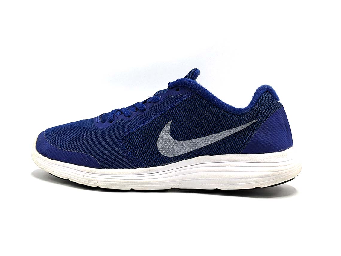 Nike Revolution 3