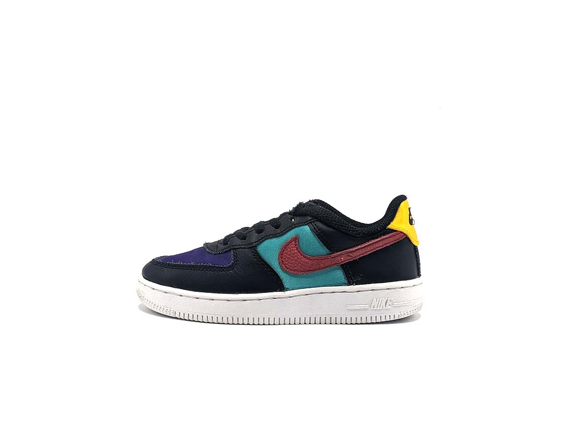 Nike Air Force 1 LV8