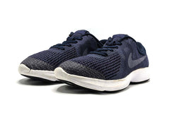Nike Revolution 4