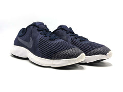 Nike Revolution 4