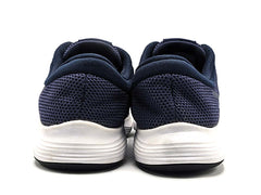 Nike Revolution 4