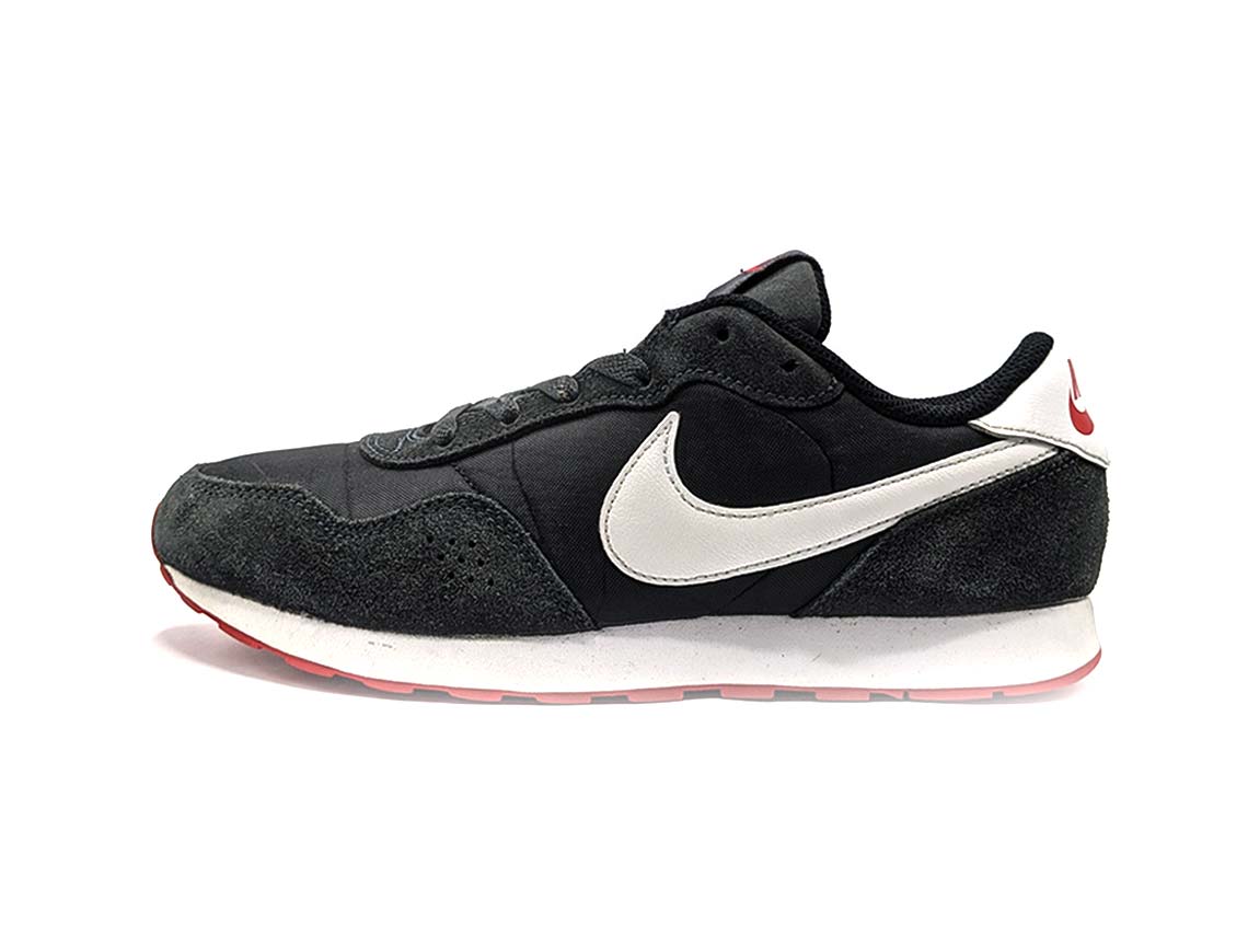 Nike MD Valiant