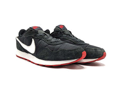 Nike MD Valiant