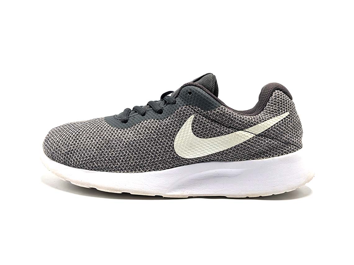 Nike Tanjun