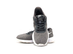 Nike Tanjun