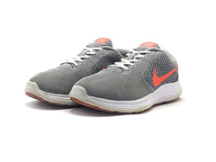 Nike Revolution 3