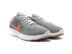 Nike Revolution 3