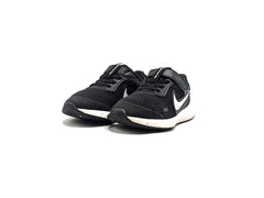 Nike Revolution 5