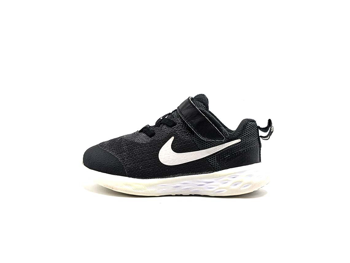 Nike Revolution 6