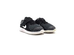 Nike Revolution 4