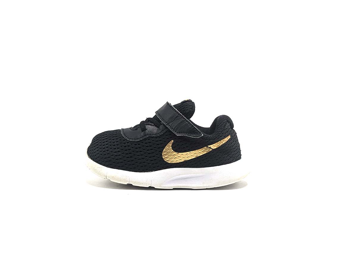 Nike Tanjun