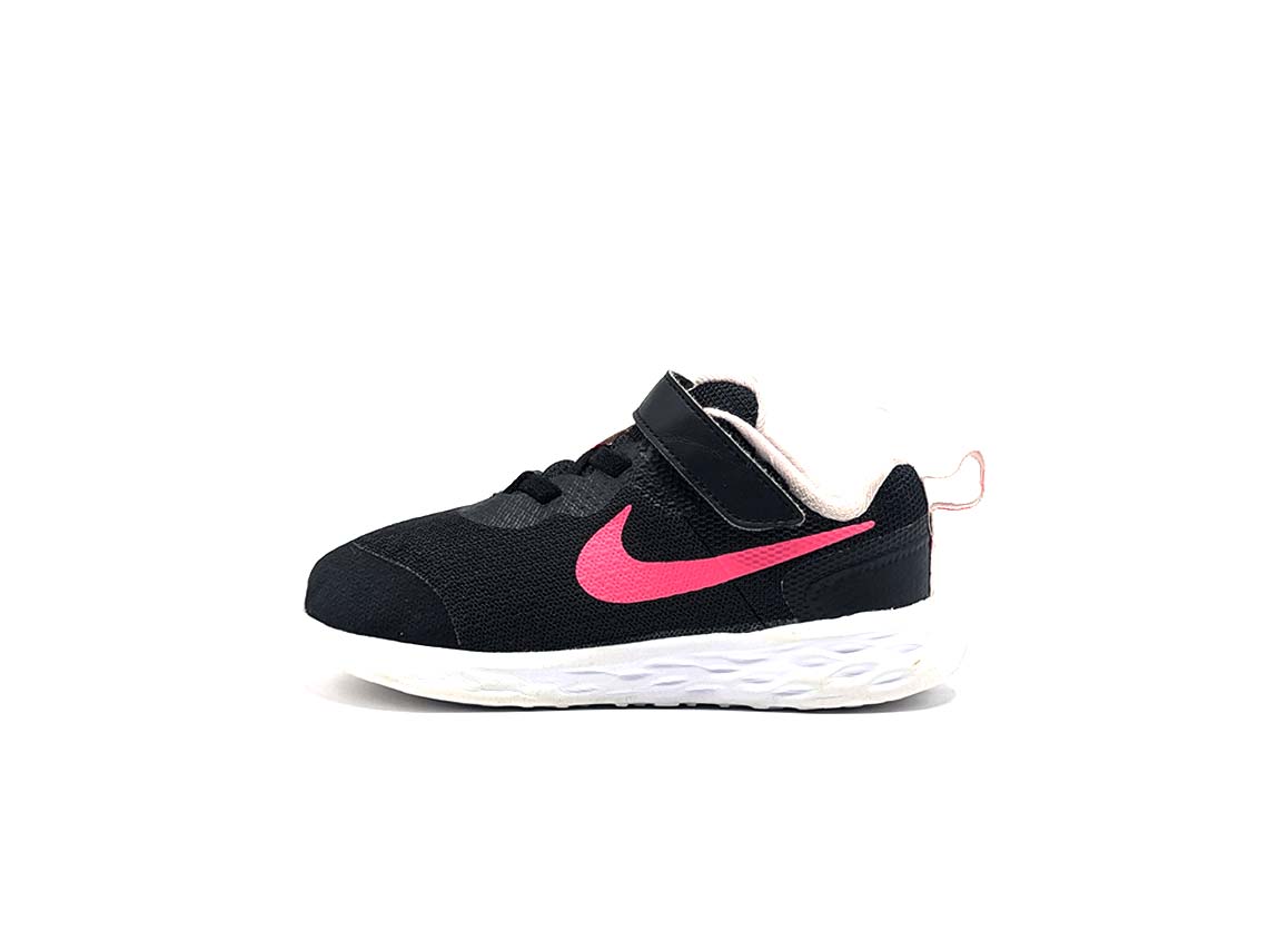 Nike Revolution 6