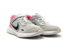 Nike Revolution 5