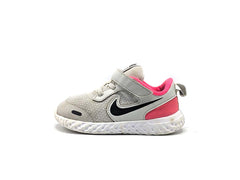 Nike Revolution 5
