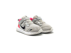 Nike Revolution 5