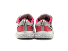 Nike Revolution 5