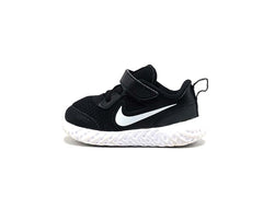 Nike Revolution