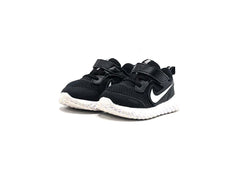 Nike Revolution