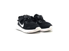 Nike Revolution