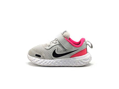 Nike Revolution 5