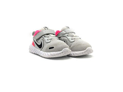 Nike Revolution 5