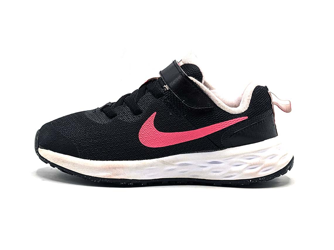 Nike Revolution 6