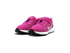 Nike Revolution 5