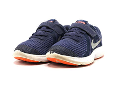 Nike Revolution 4