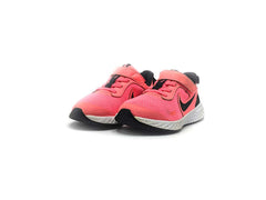 Nike Revolution 5
